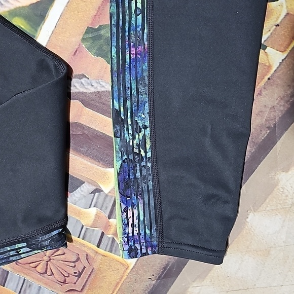 Athleta Capri Leggings Size Small - Picture 4 of 8